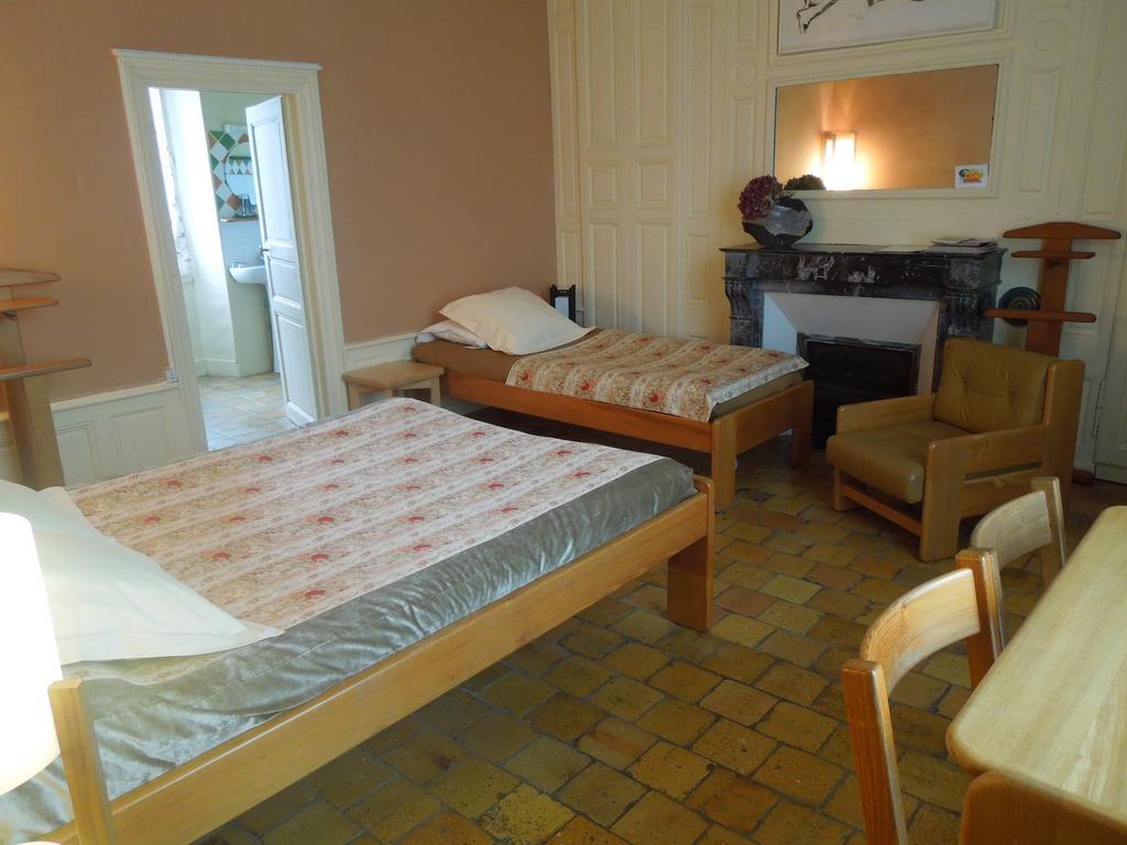 Carrefour De L'Ormeau Bed and Breakfast Mondoubleau Værelse billede